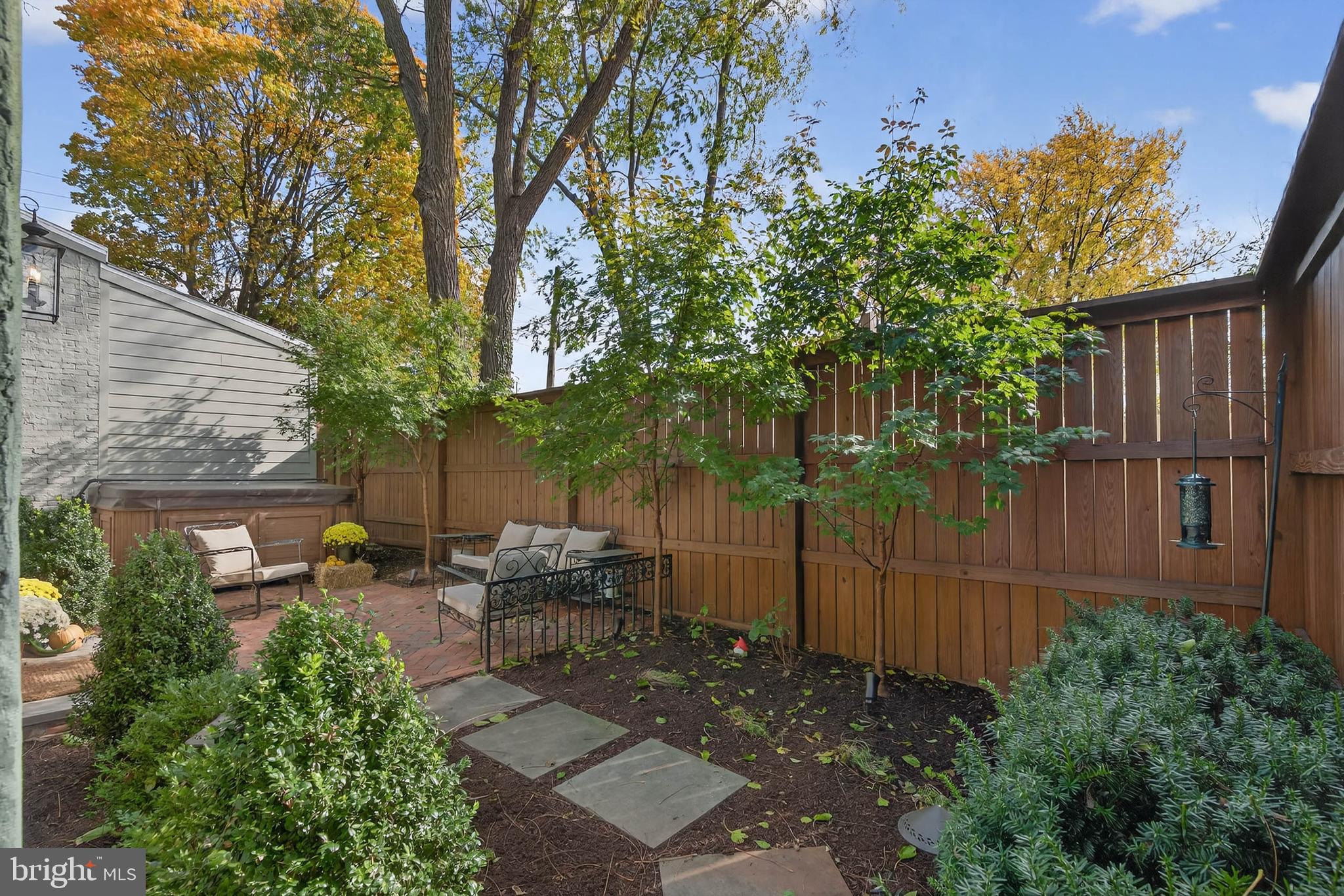 14 East Farnum Street Lancaster, PA 17602 - Photo 44 of 50 a backyard of a house with lots of green space