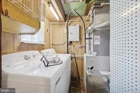 $109,900 | 1305 Highland Avenue, Chester, PA 19013