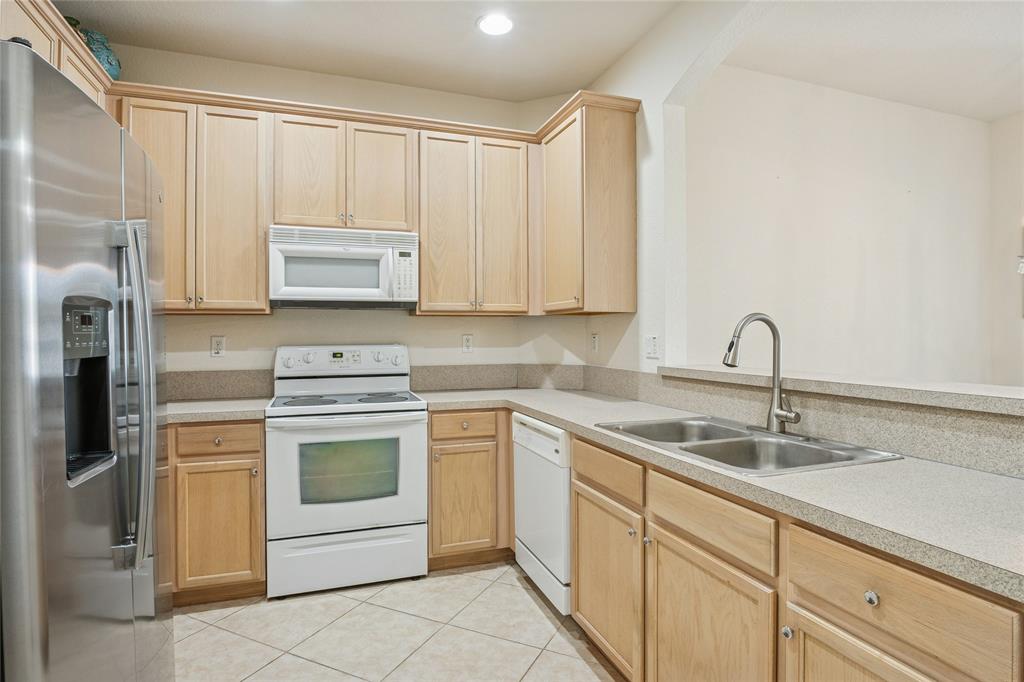 4910 Bonsai Circle, Unit 110 Palm Beach Gardens, FL 33418 - Photo 15 of 24 Kitchen
