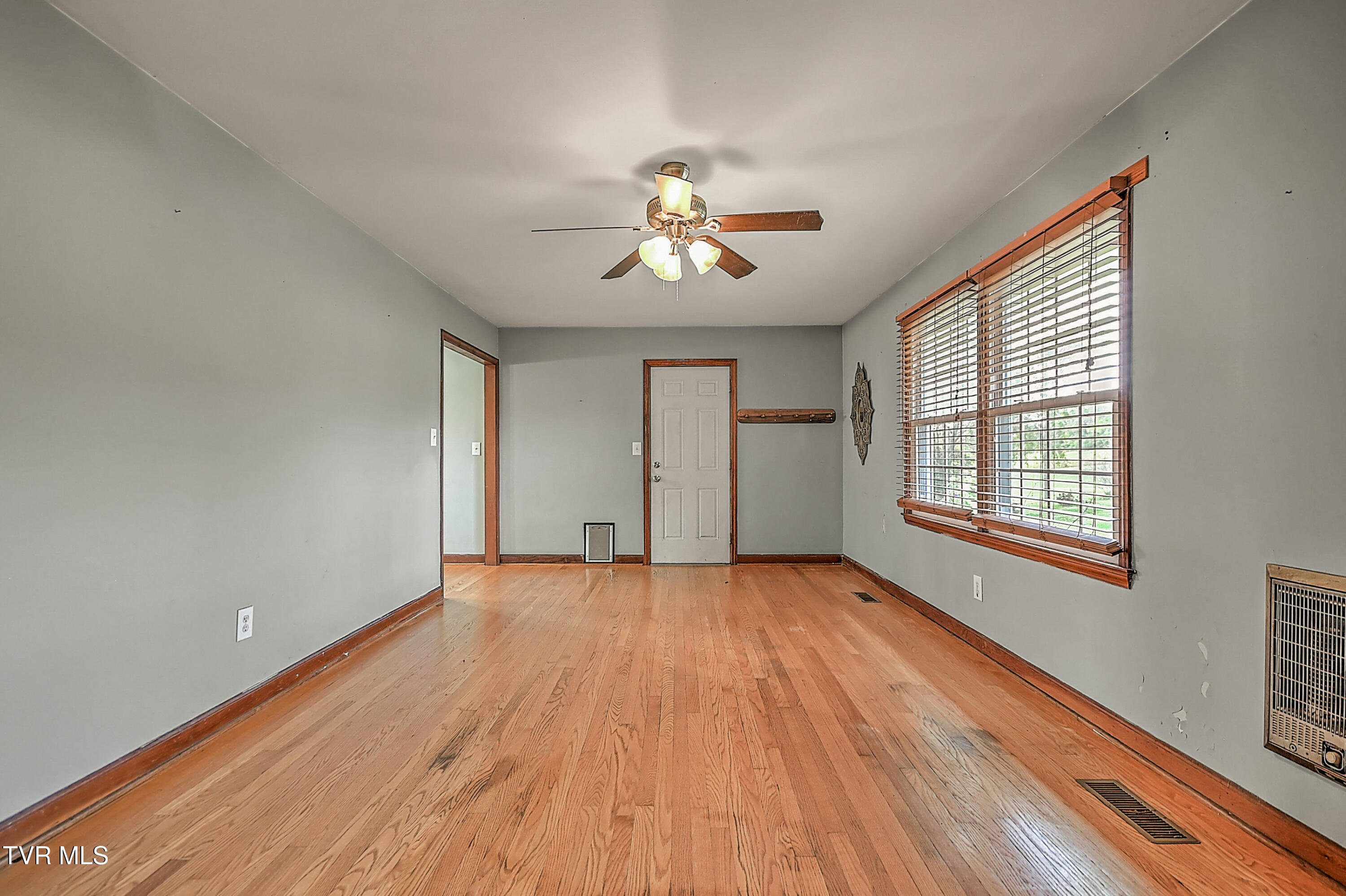 260 Old Jonesboro Road Chuckey, TN 37641 - Photo 3 of 32 3