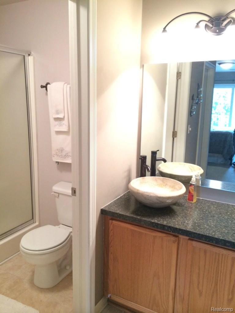 4019 Hampton Ridge Boulevard, Unit 11 Howell, MI 48843 - Photo 20 of 24 IMG_0052_2.jpg