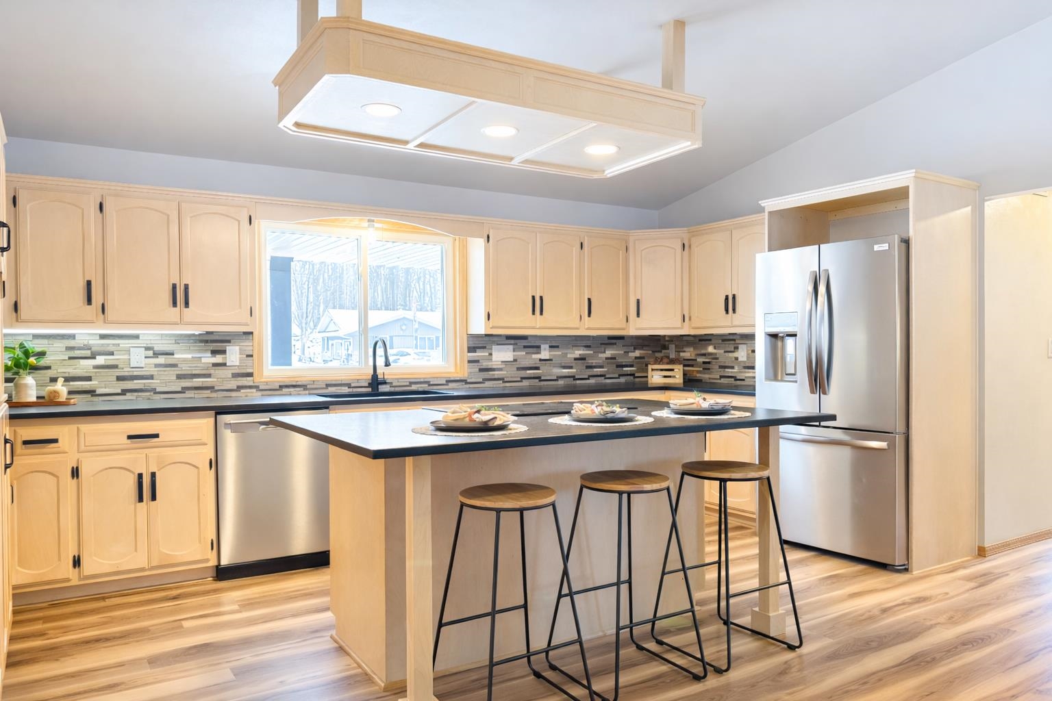 W3829 Highview Drive Appleton, WI 54913 - Photo 2 of 25