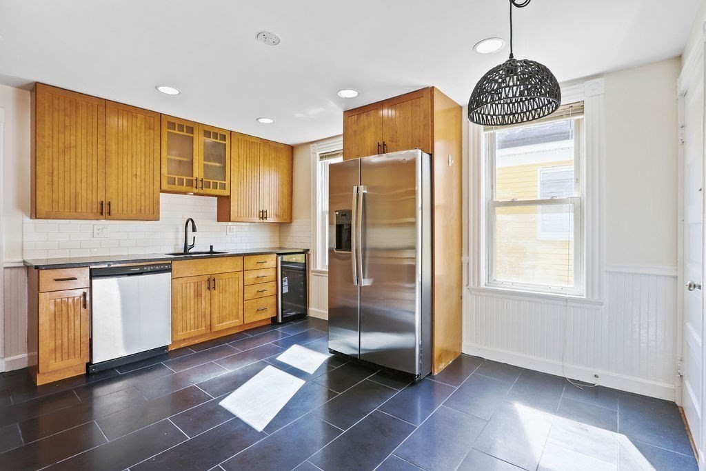 30 Tuttle Street, Unit 2 Boston, MA 02125 - Photo 5 of 24
