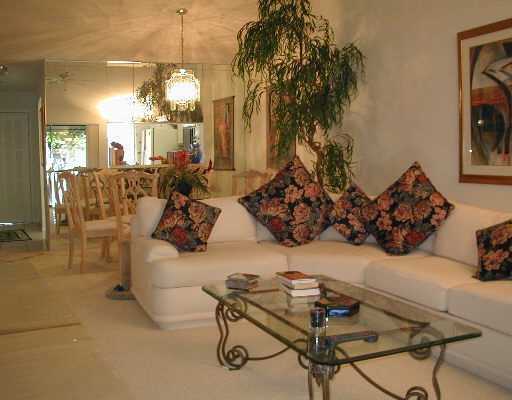 301 Club Circle, Unit 2050 Boca Raton, FL 33487 - Photo 1 of 7 Primary Photo