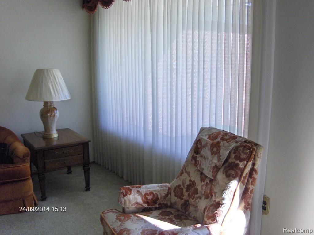 12139 Diegel Road Warren, MI 48093 - Photo 14 of 31 018.jpg