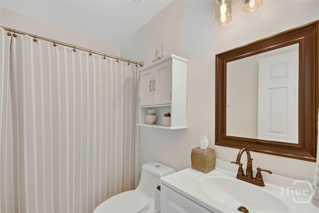2 Runner Road Savannah, GA 31410 - Photo 20 of 58 Guest bathroom