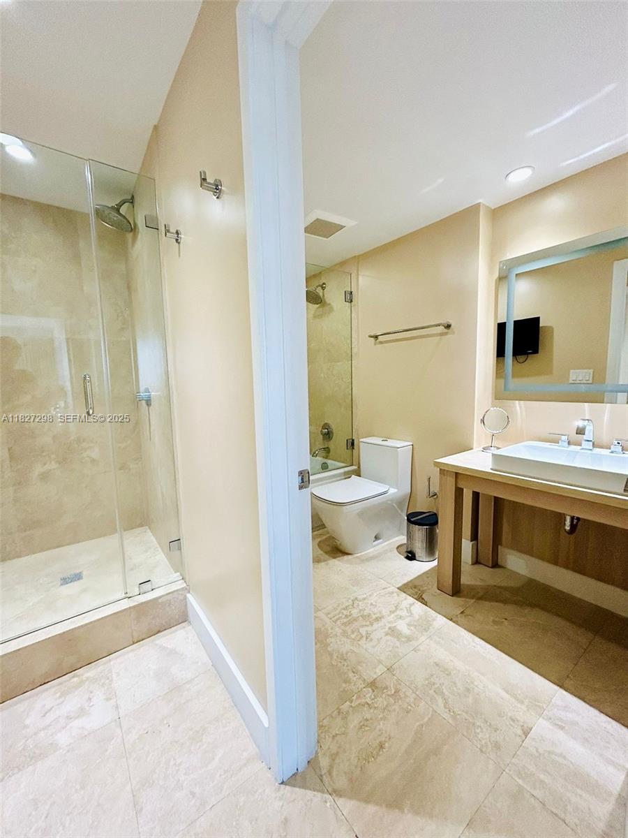 100 Lincoln Road, Unit 1429 Miami Beach, FL 33139 - Photo 10 of 14