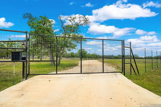 $2,250,000 | 1379 Baker-rogers Road, Harper, TX 78631