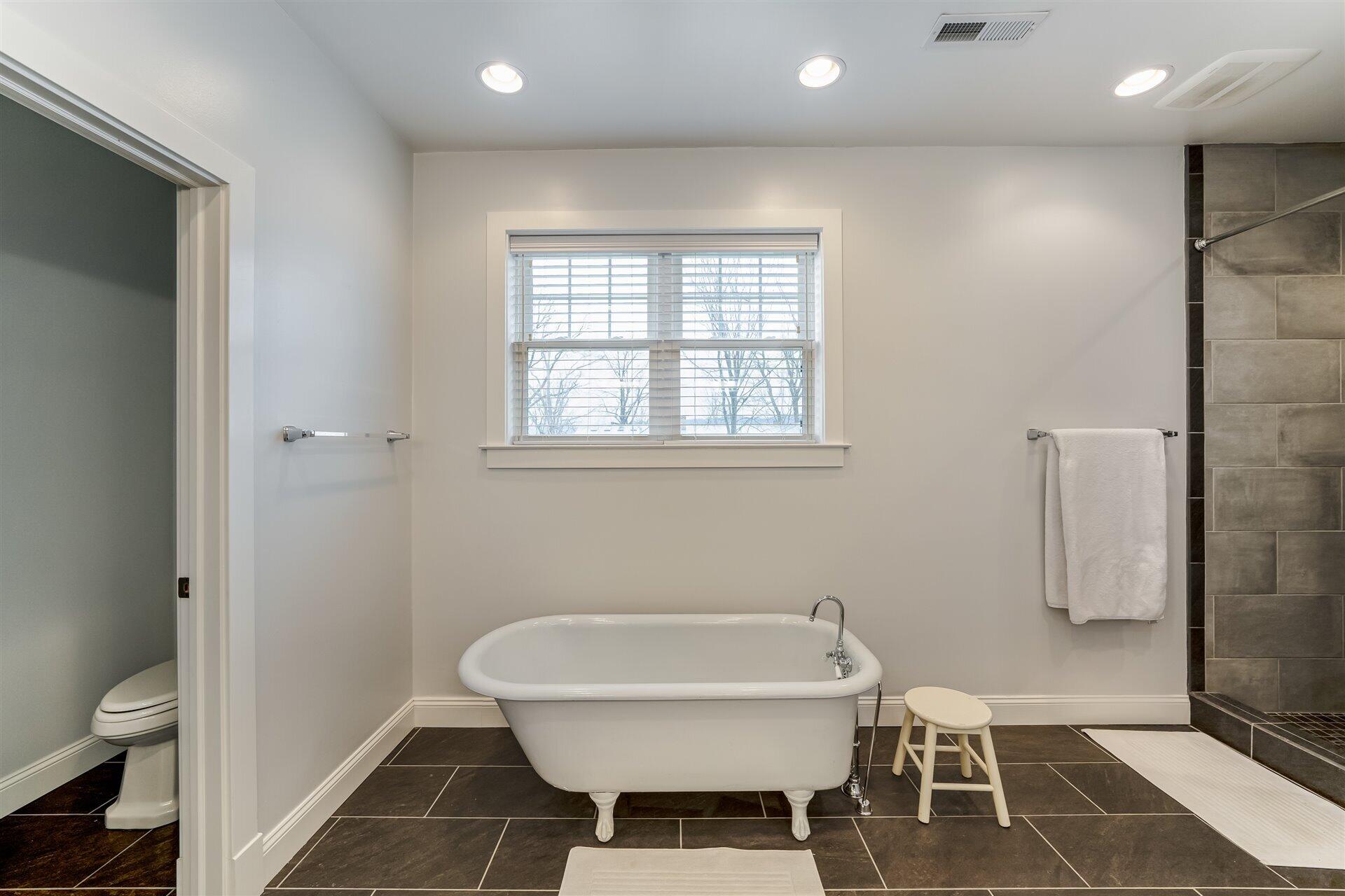 400 High Street Salem, VA 24153 - Photo 49 of 67 a bathroom with a sink and a toilet