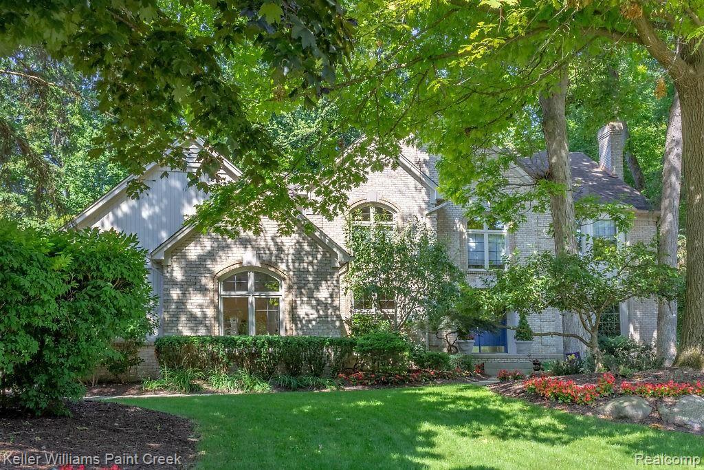1627 Wakefield Court Rochester Hills, MI 48306 - Photo 1 of 35