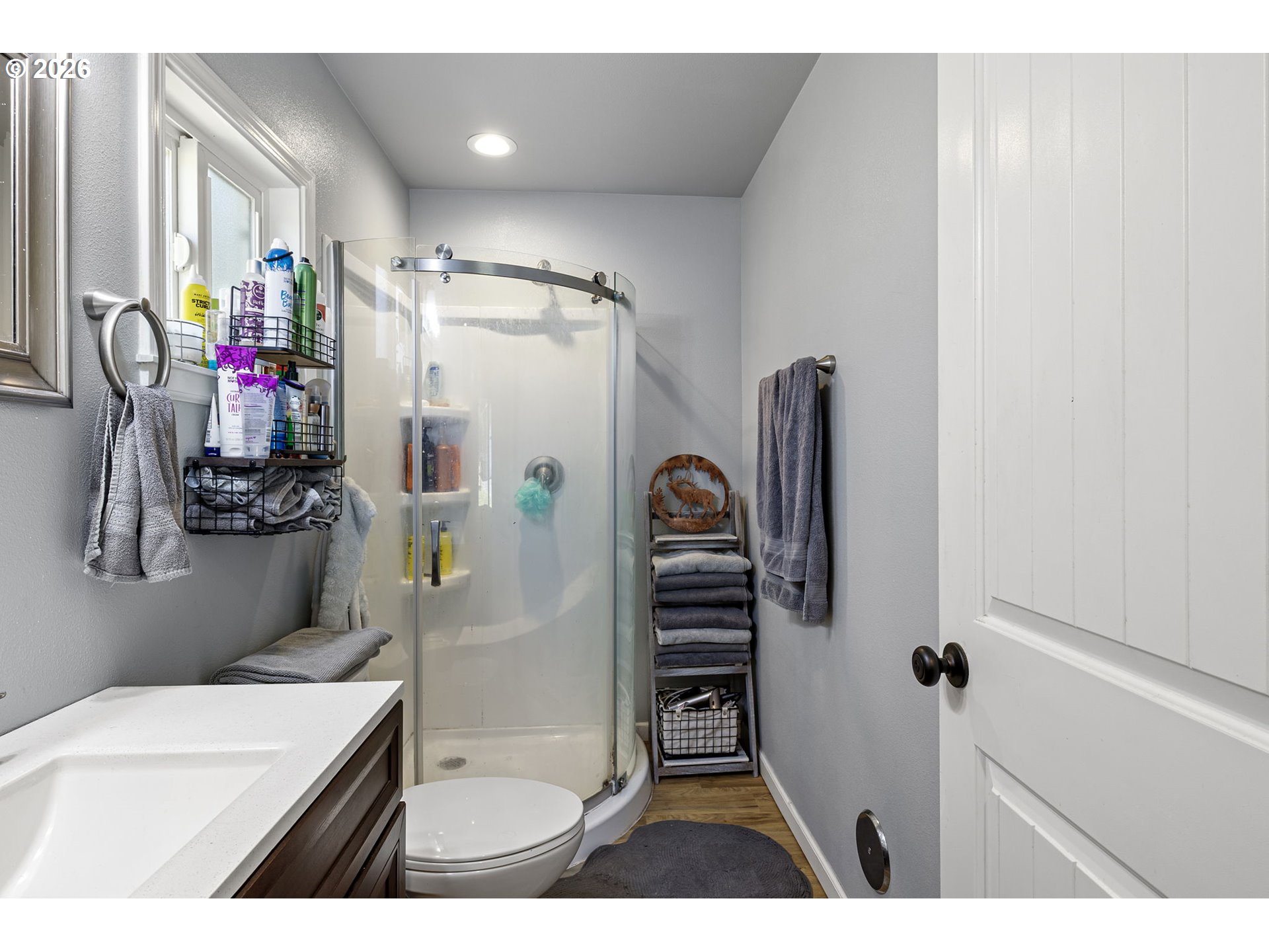 1462 Schad Road Elkton, OR 97436 - Photo 24 of 48 Owner's Suite Bathroom