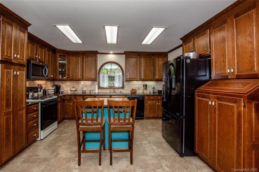 122 Nottingham Road Statesville, NC 28625 - Photo 11 of 45 Gallery Image 11