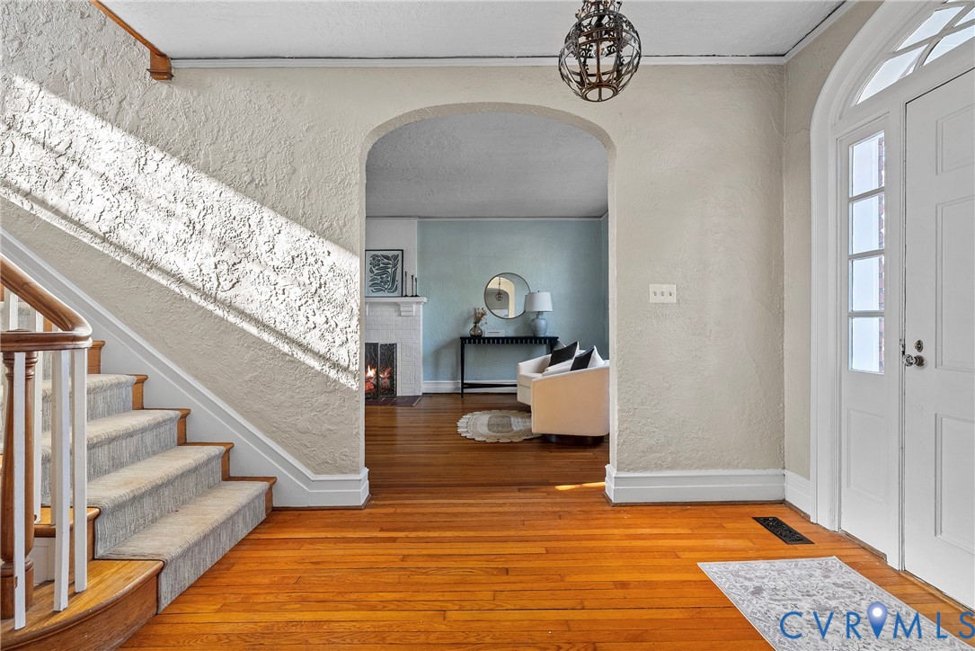 2517 Hilliard Road Henrico, VA 23228 - Photo 5 of 47