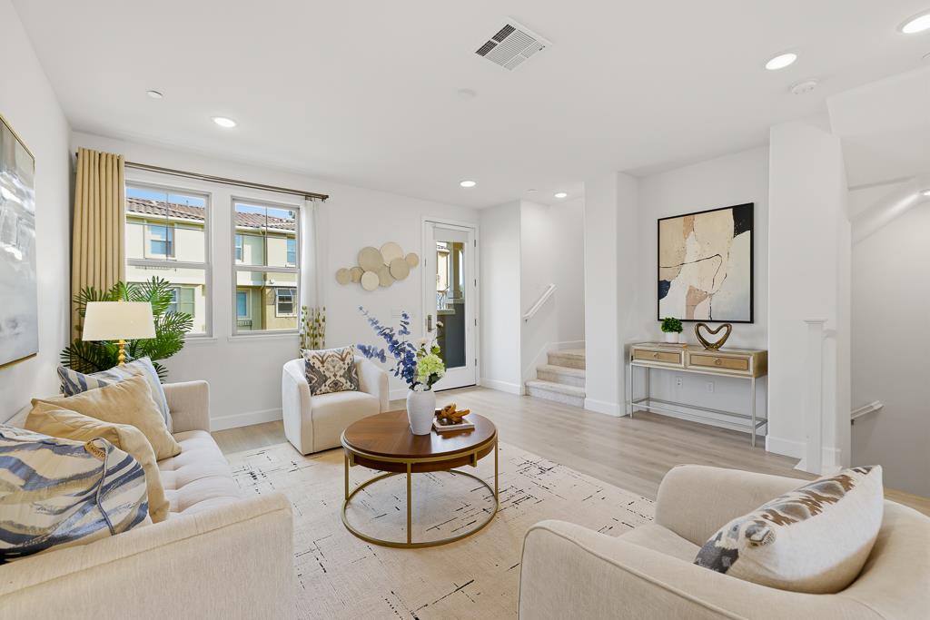 619 Cinnamon Circle Mountain View, CA 94043 - Photo 5 of 60