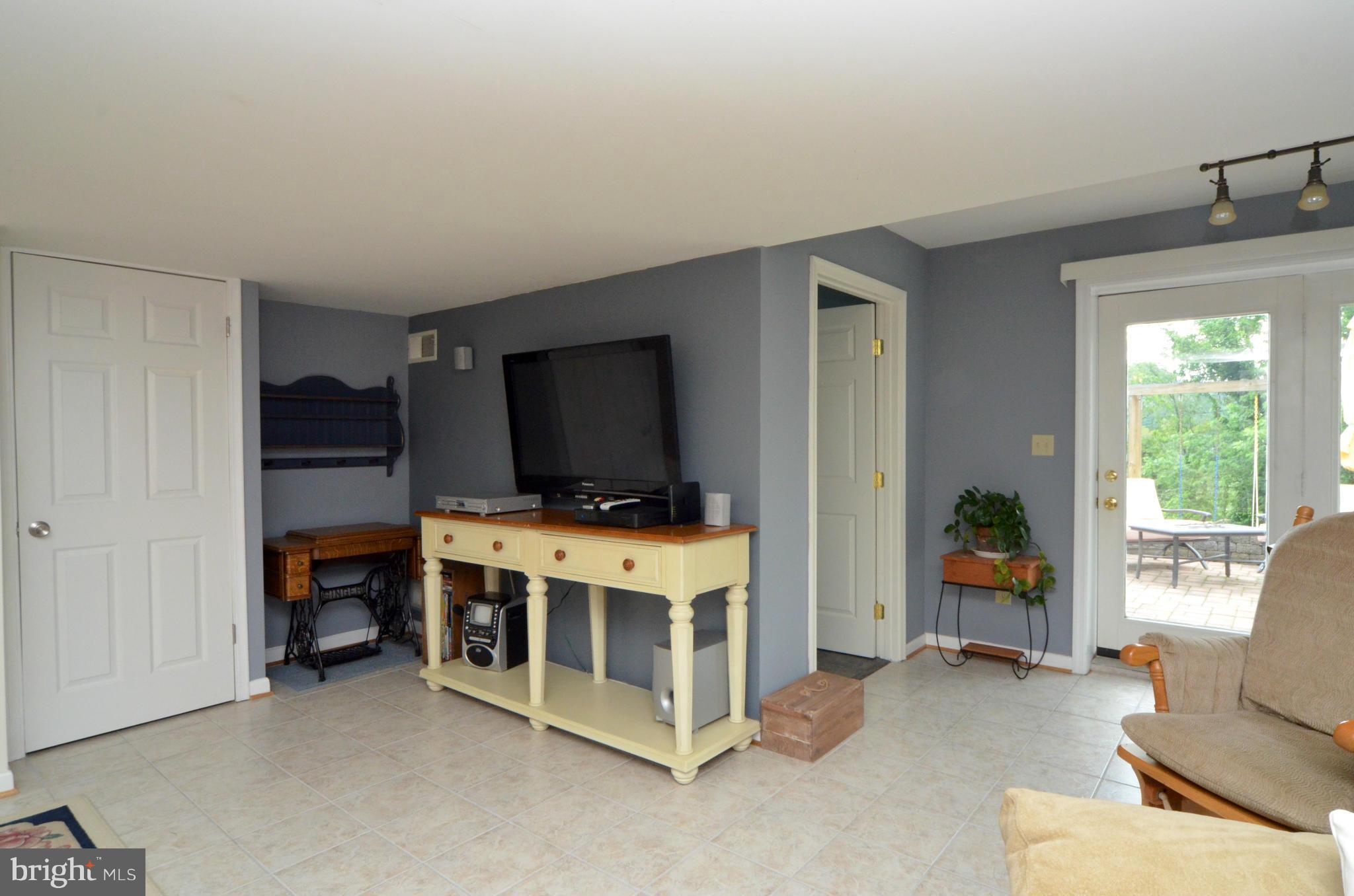 911 Horizon Road Mount Airy, MD 21771 - Photo 17 of 25 Family Room media area