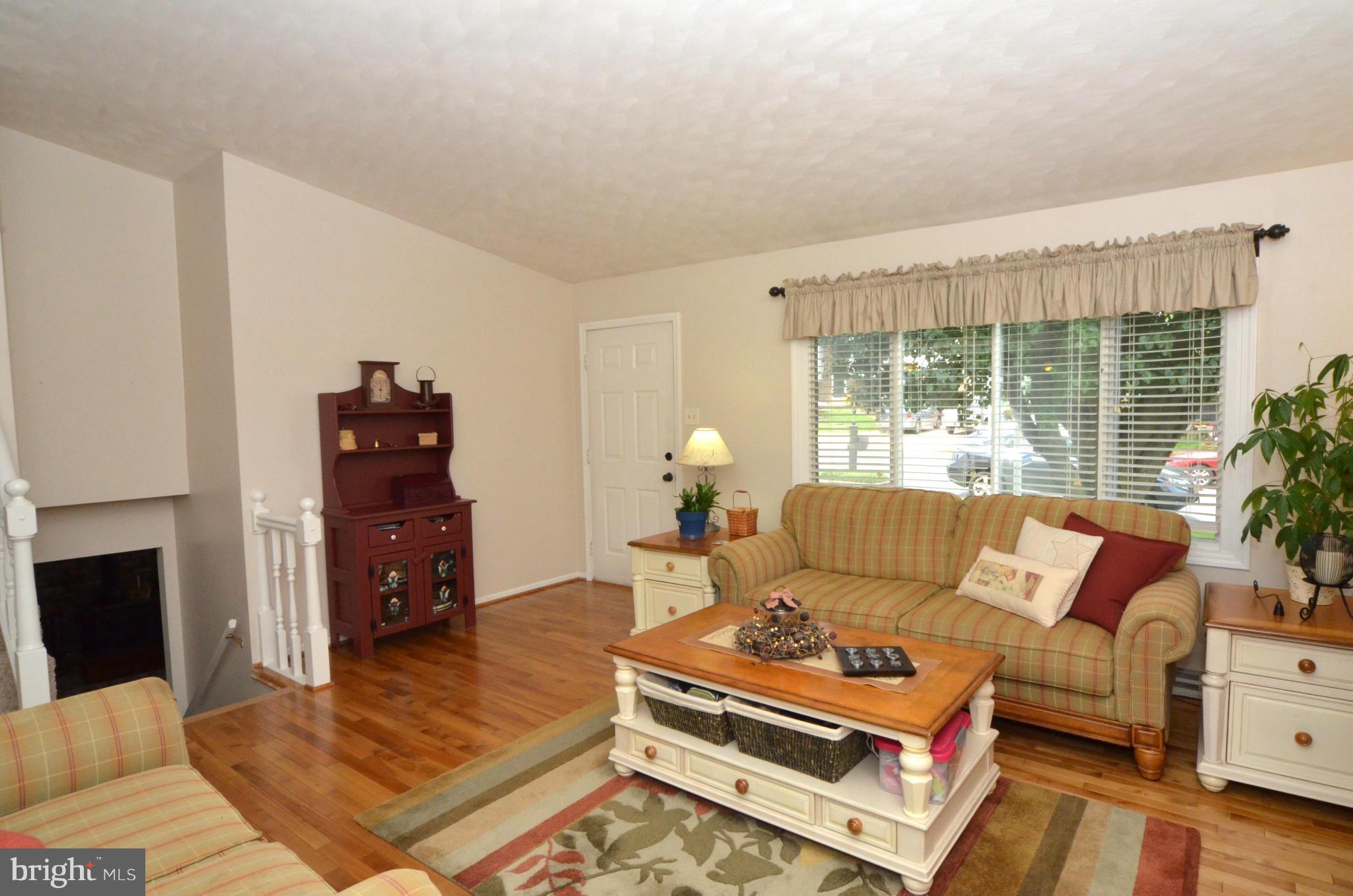 911 Horizon Road Mount Airy, MD 21771 - Photo 3 of 25 Living Room 2