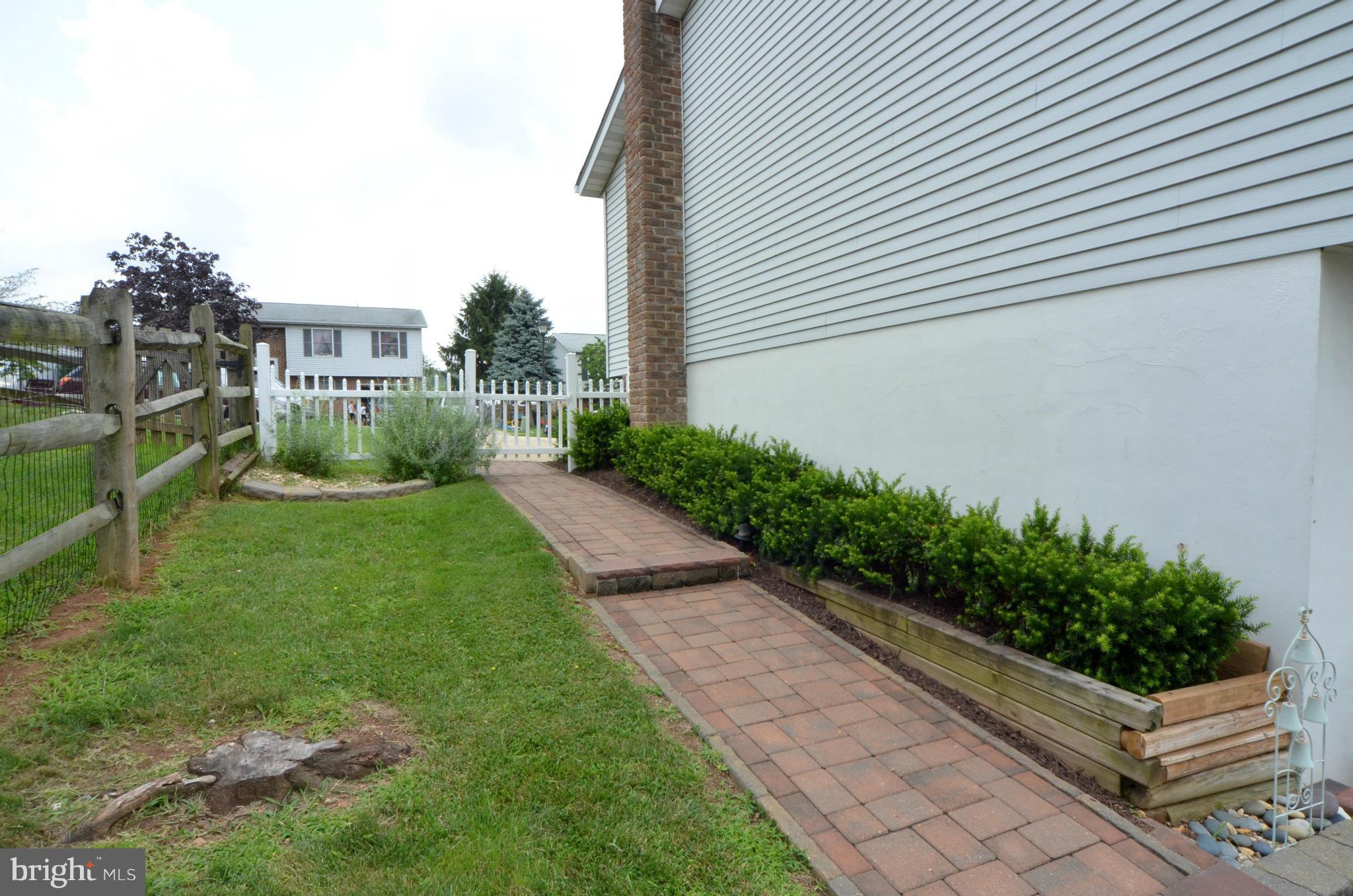 911 Horizon Road Mount Airy, MD 21771 - Photo 23 of 25 Brick paver walk way
