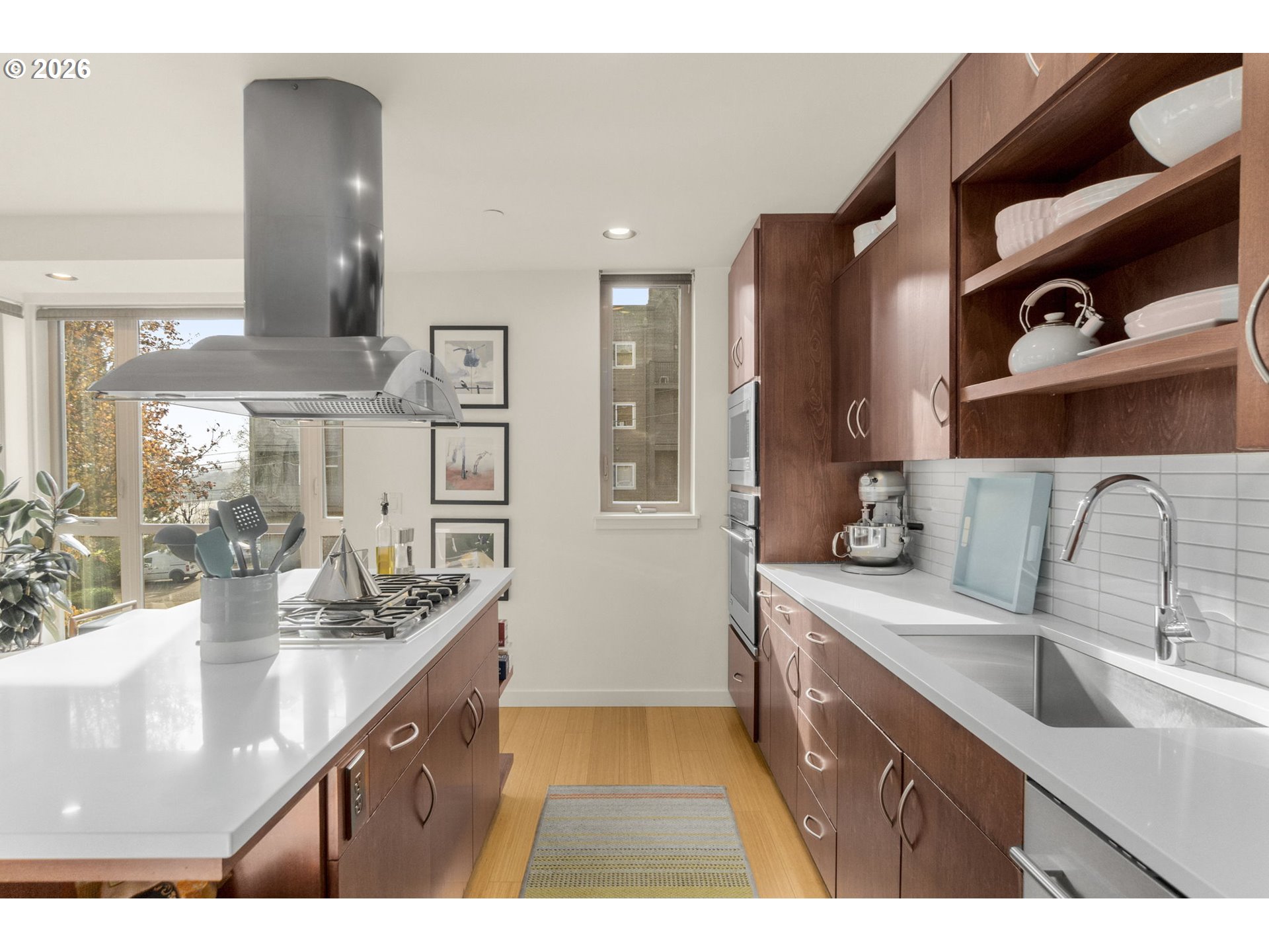 4280 South Corbett Avenue, Unit 102 Portland, OR 97239 - Photo 13 of 27 Kitchen