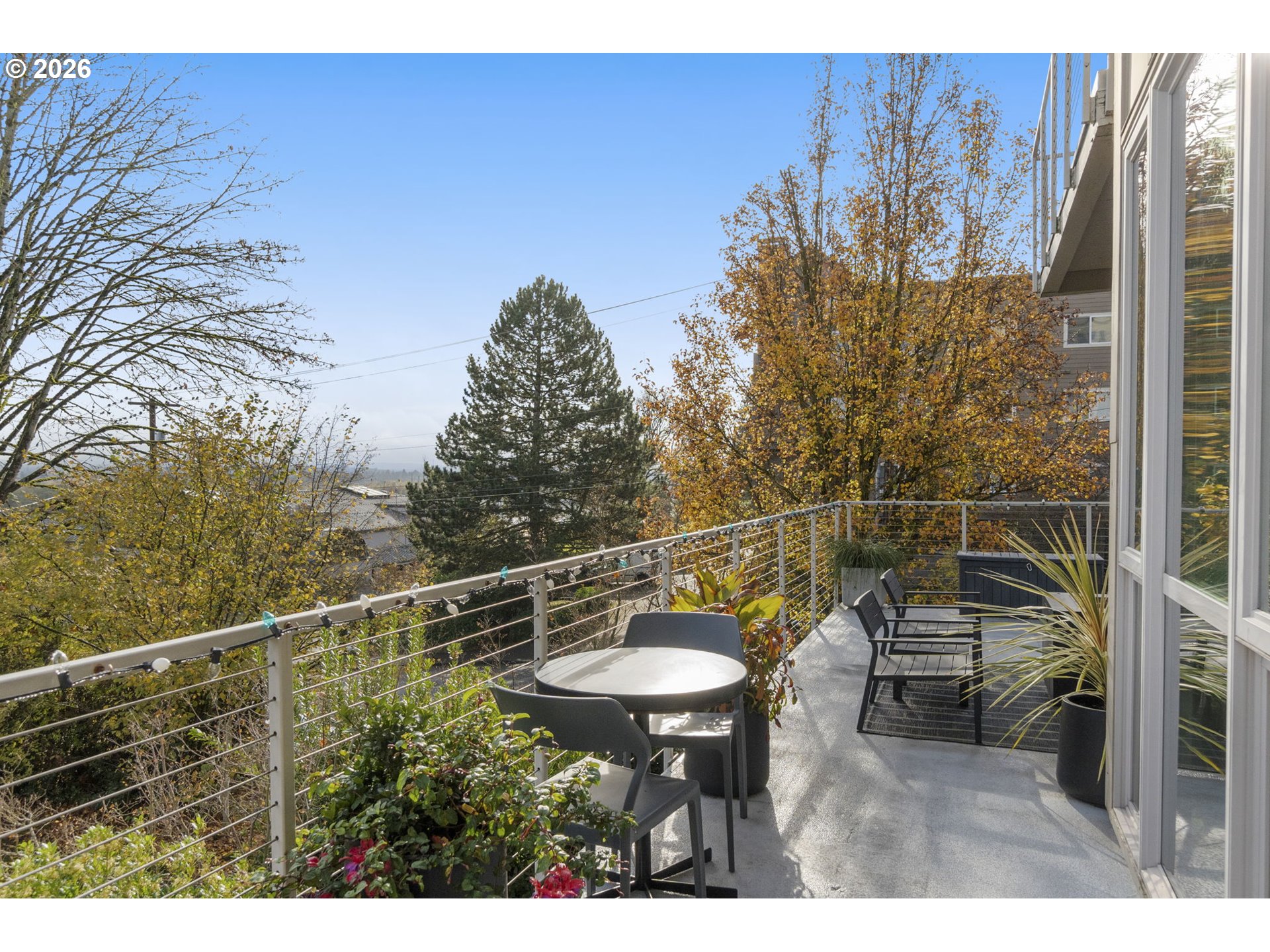 4280 South Corbett Avenue, Unit 102 Portland, OR 97239 - Photo 25 of 27 Balcony