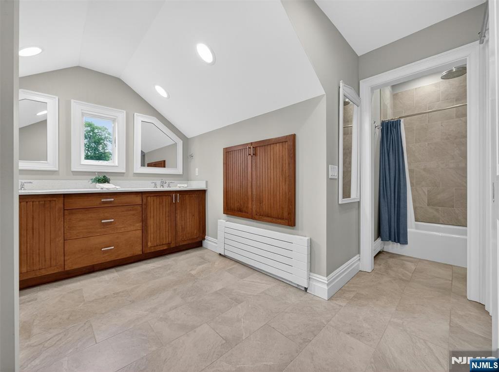 444 Lake Road Wyckoff, NJ 07481 - Photo 35 of 50