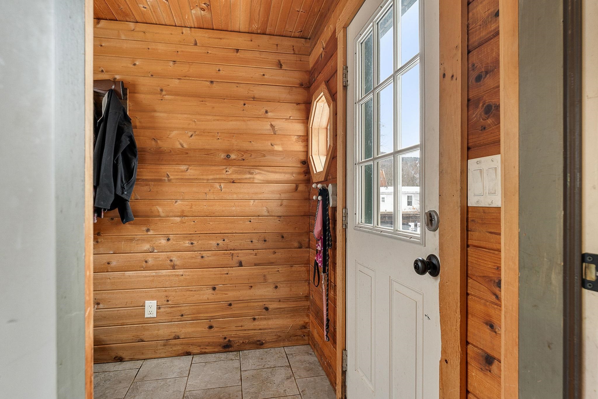 79 Pleasant Street Northfield, VT 05663 - Photo 17 of 50