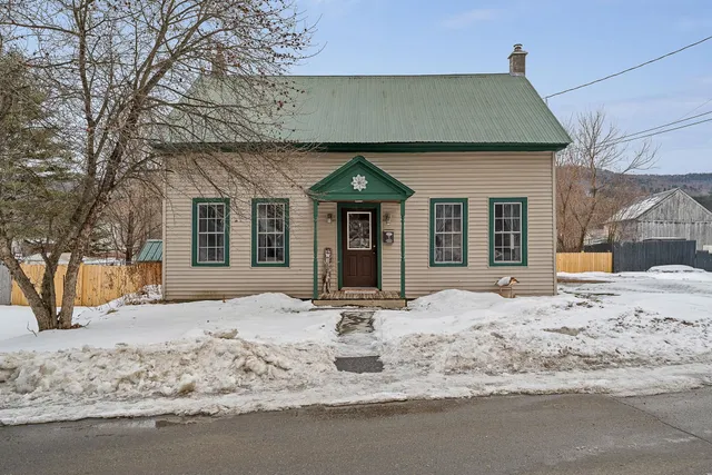 $299,000 | 79 Pleasant Street, Northfield, VT 05663