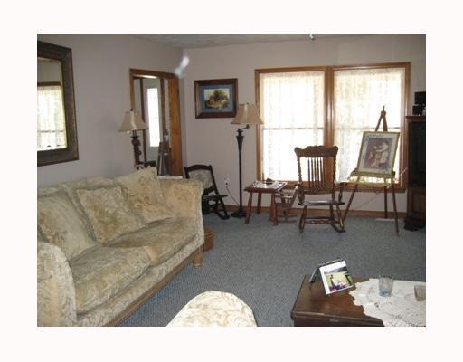 116 Patterson Creek Road Sycamore, PA 15364 - Photo 5 of 8 Living Room.