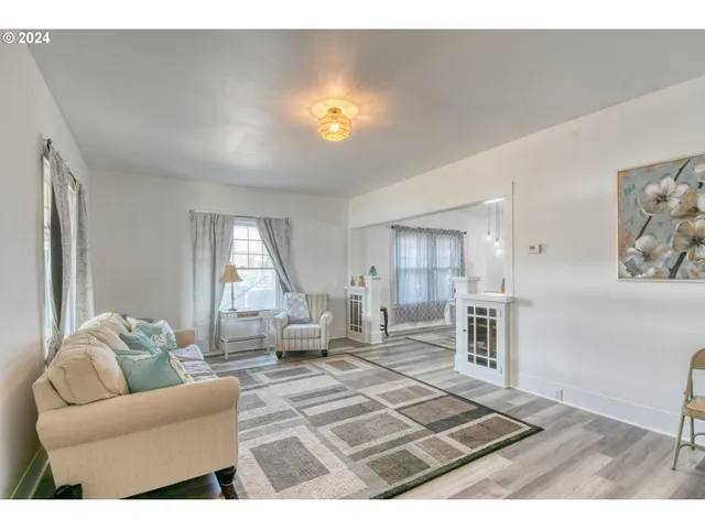 $260,000 | 612 Southeast Dorion Avenue, Pendleton, OR 97801