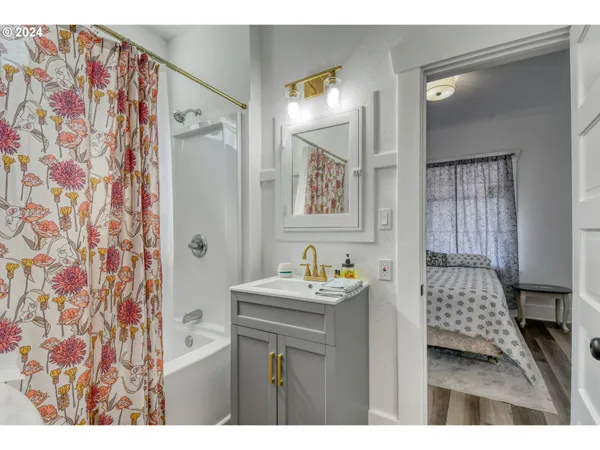 $260,000 | 612 Southeast Dorion Avenue, Pendleton, OR 97801