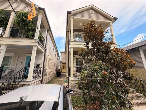 $1,900 | 2615 Banks Street, New Orleans, LA 70119