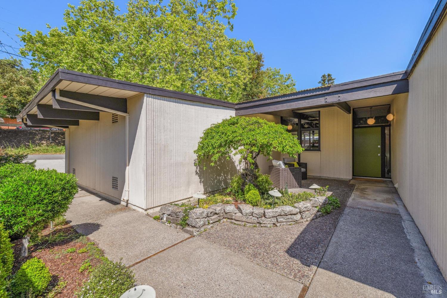 659 Las Colindas Road San Rafael, CA 94903 - Photo 13 of 44