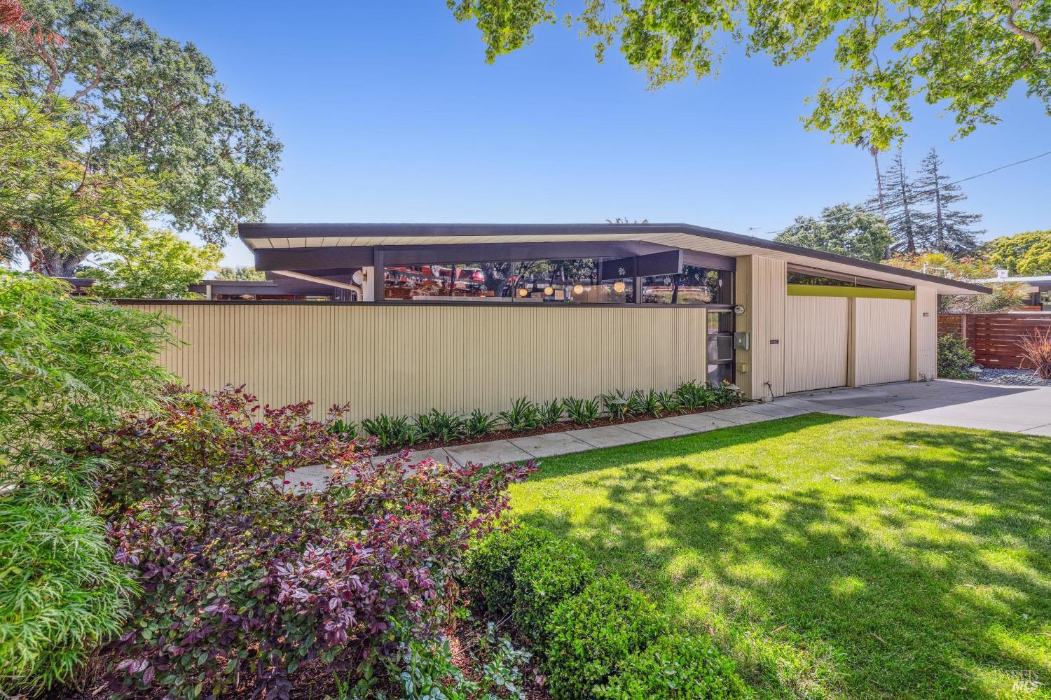 659 Las Colindas Road San Rafael, CA 94903 - Photo 6 of 44