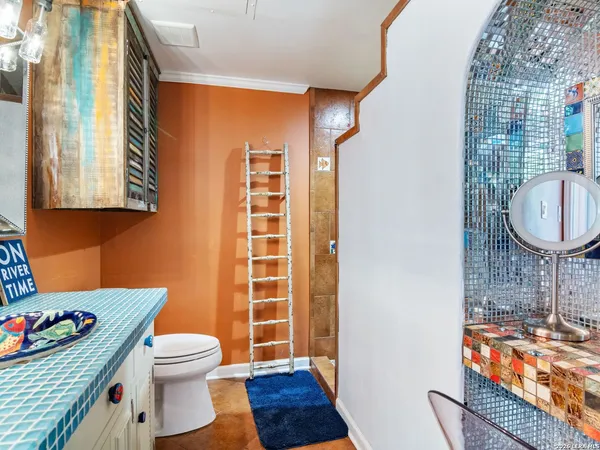 a view of a storage & utility room
