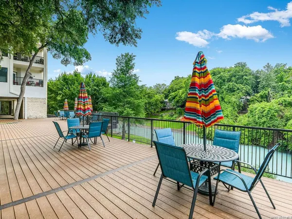 $600,000 | 401 West Lincoln Street, Unit A208, New Braunfels, TX 78130