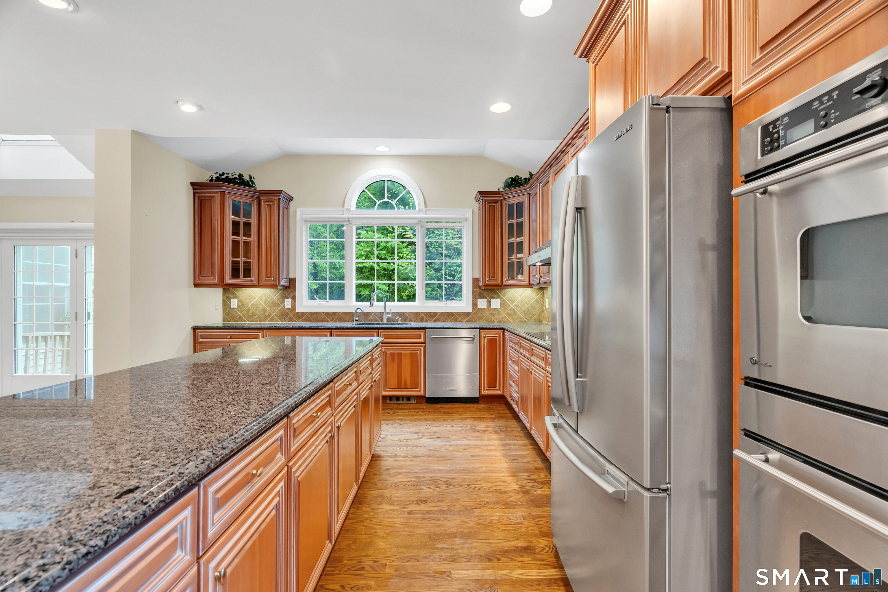 105 Beecher Road Woodbridge, CT 06525 - Photo 15 of 40