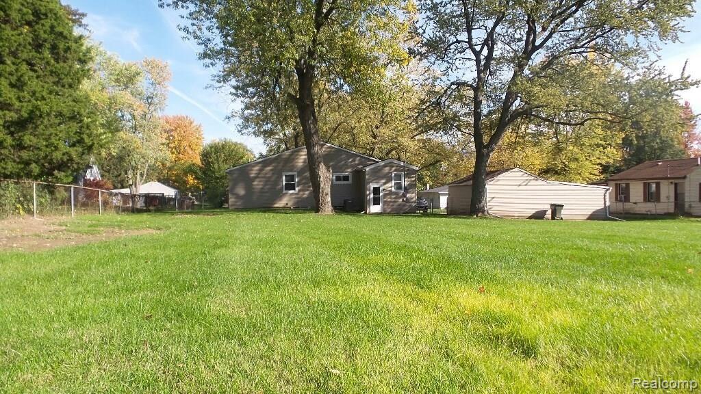 2864 St Clair Drive Rochester Hills, MI 48309 - Photo 19 of 21