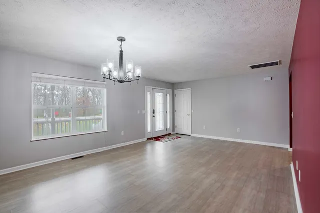 $425,000 | 11052 Prestwick Drive, Benton, IL 62812