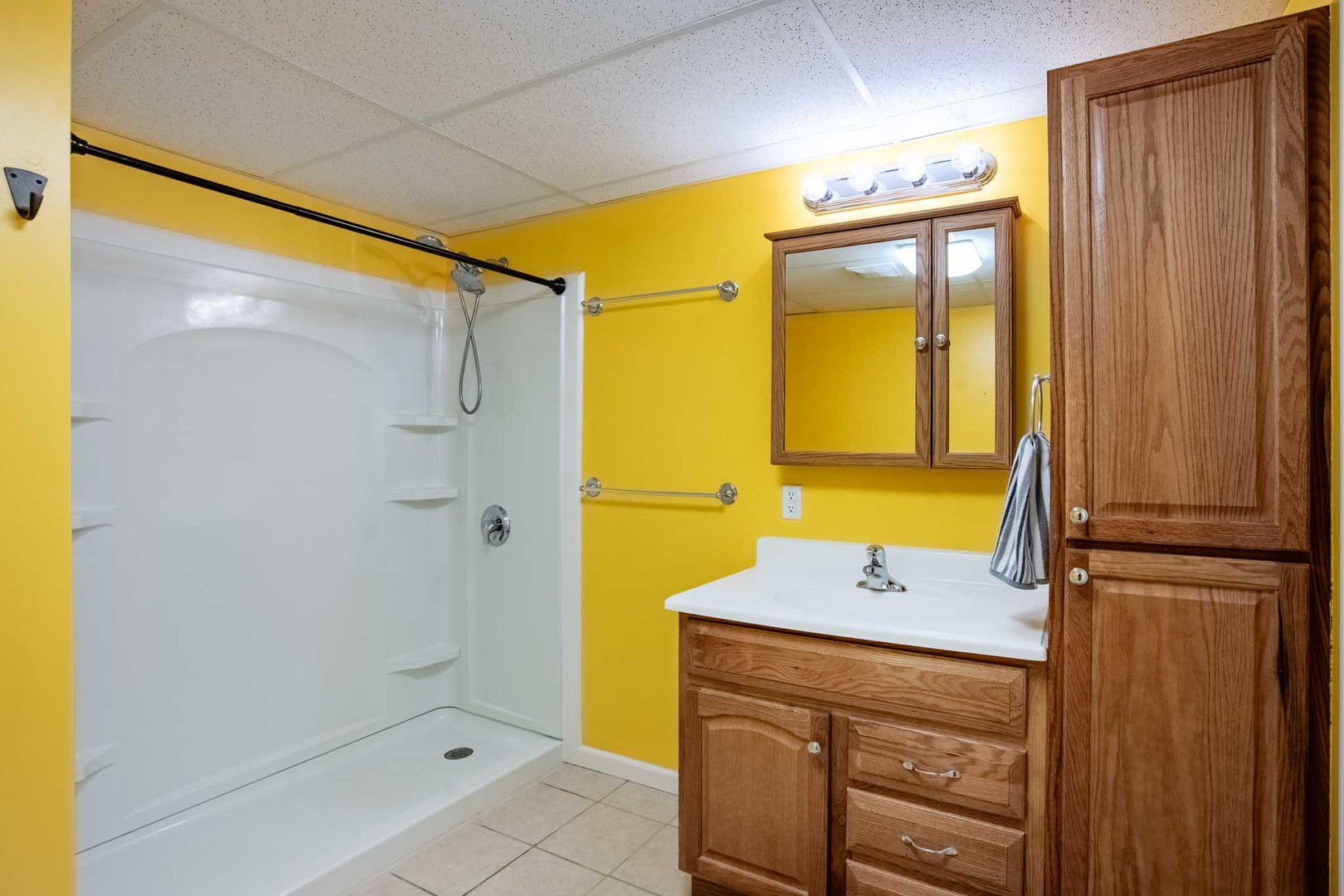 11052 Prestwick Drive Benton, IL 62812 - Photo 24 of 46 a bathroom with a bathtub and a shower