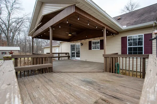a black and white photo of a room