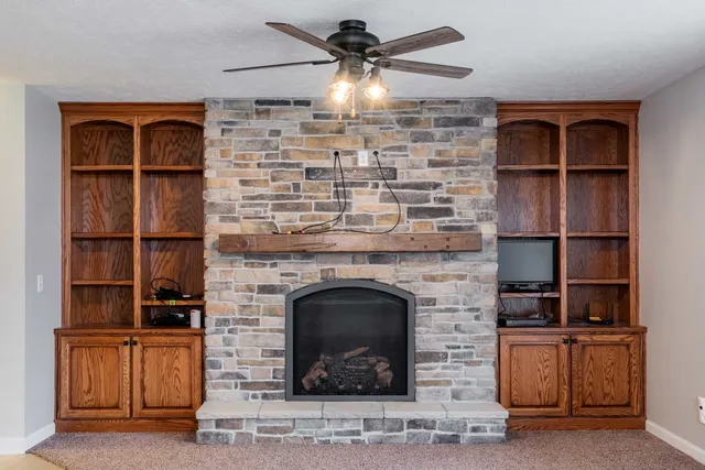 $425,000 | 11052 Prestwick Drive, Benton, IL 62812