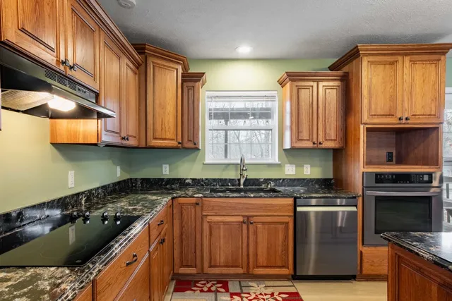 $425,000 | 11052 Prestwick Drive, Benton, IL 62812