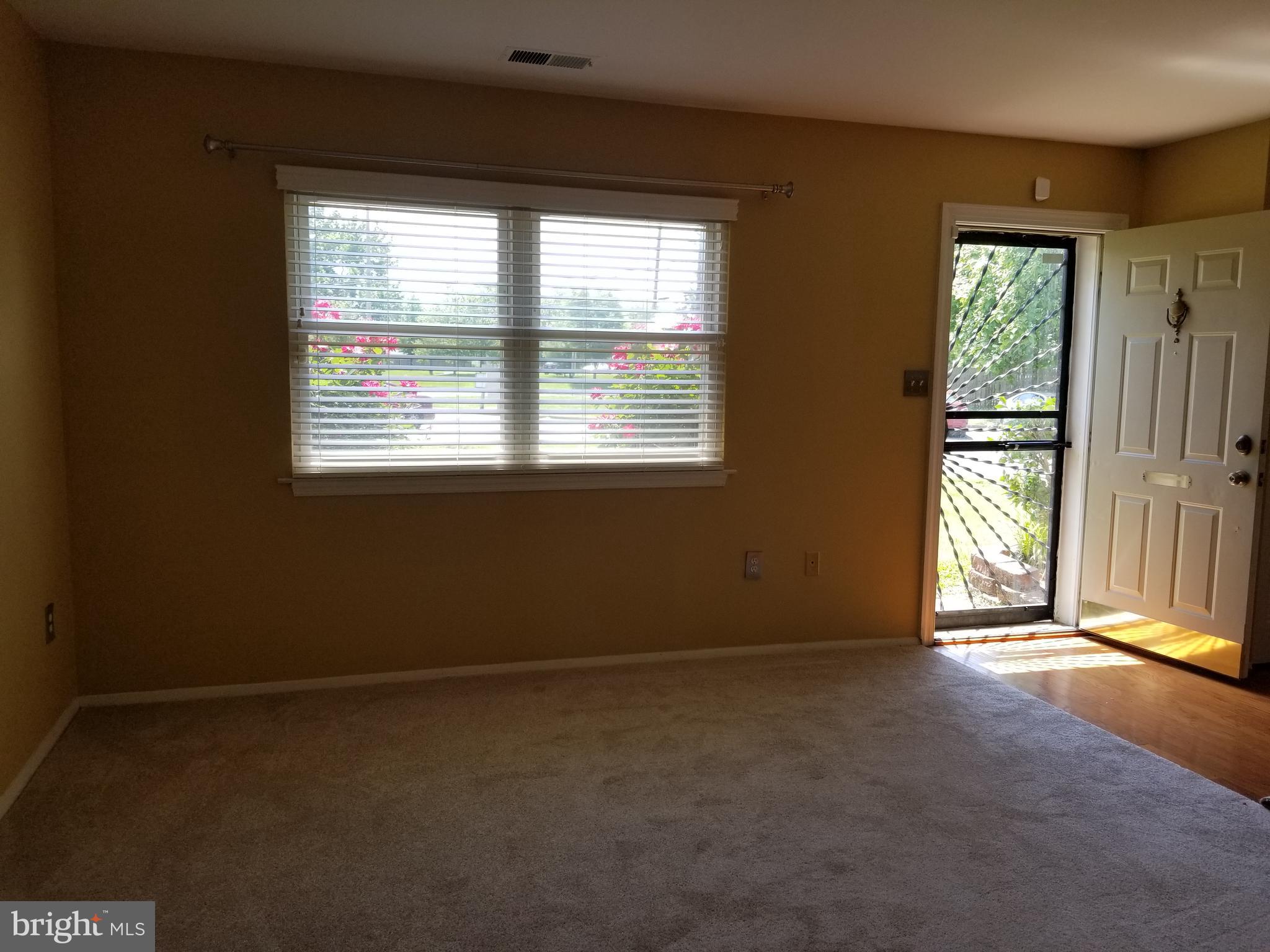 5714 Walker Mill Road Capitol Heights, MD 20743 - Photo 4 of 18 Living Room