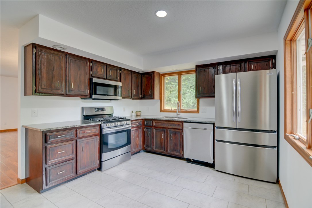 933 West Frank Drive Decatur, IL 62526 - Photo 9 of 30
