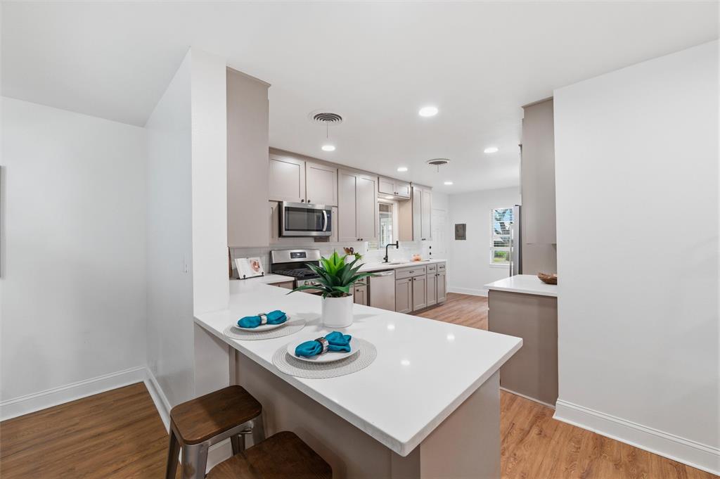 5101 Rector Avenue Fort Worth, TX 76133 - Photo 8 of 38