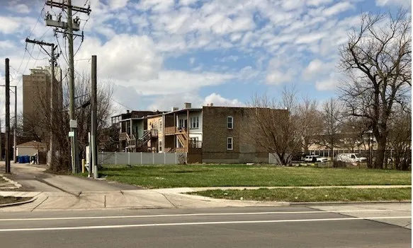 a view of a yard in front of a building