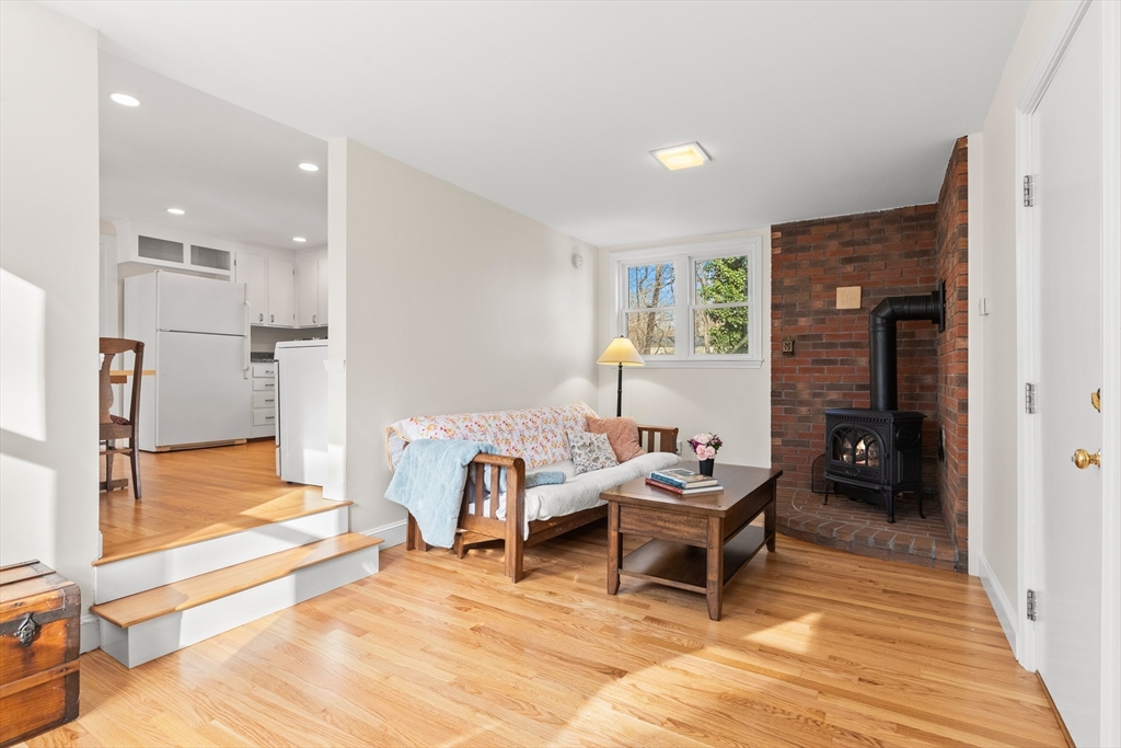 40 Moynihan Road Hamilton, MA 01982 - Photo 2 of 34 Gallery Image 2