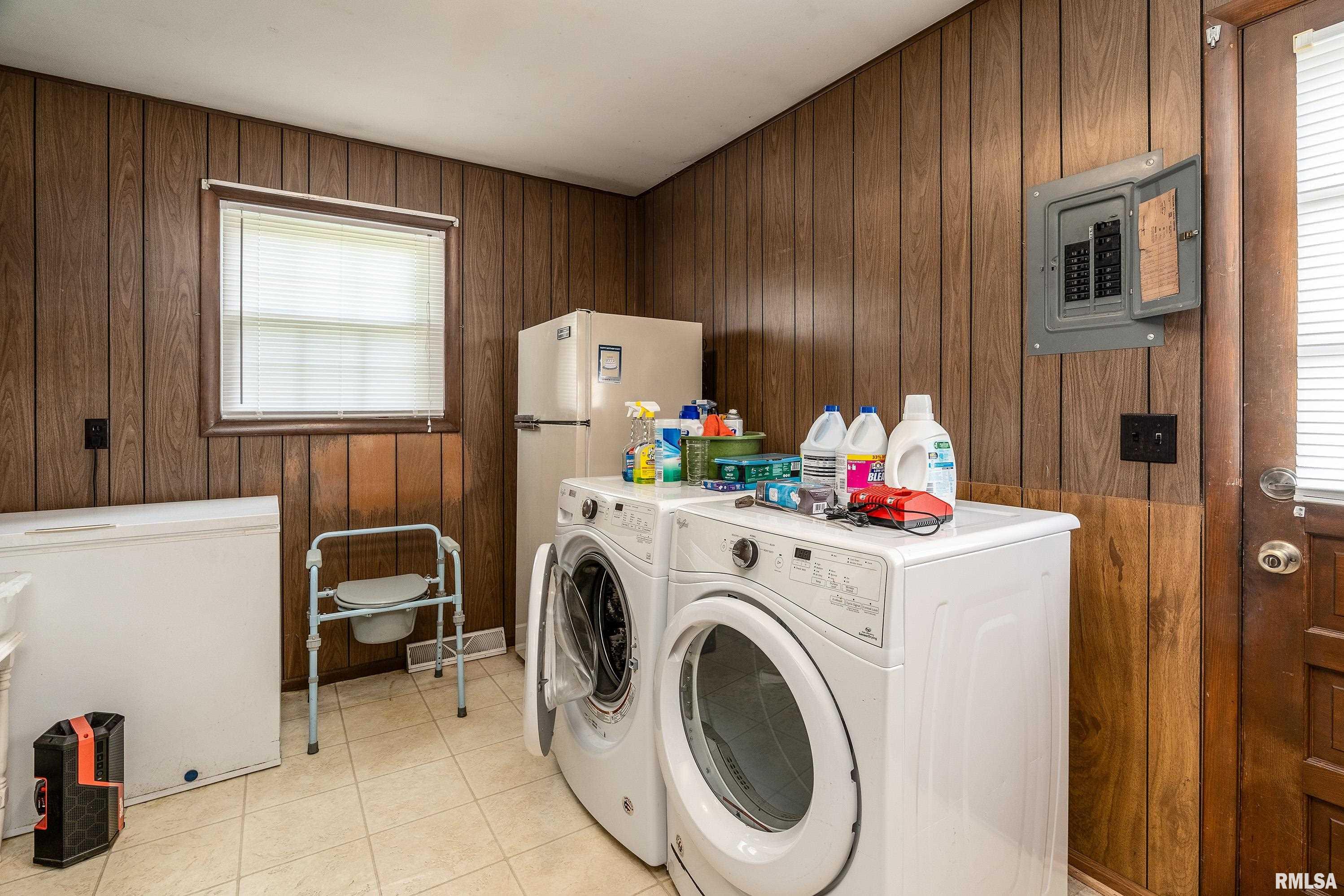 607 Mundy Street Eldorado, IL 62930 - Photo 22 of 32