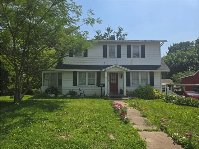 $153,000 | 9521 East 13 Street South, Independence, MO 64052
