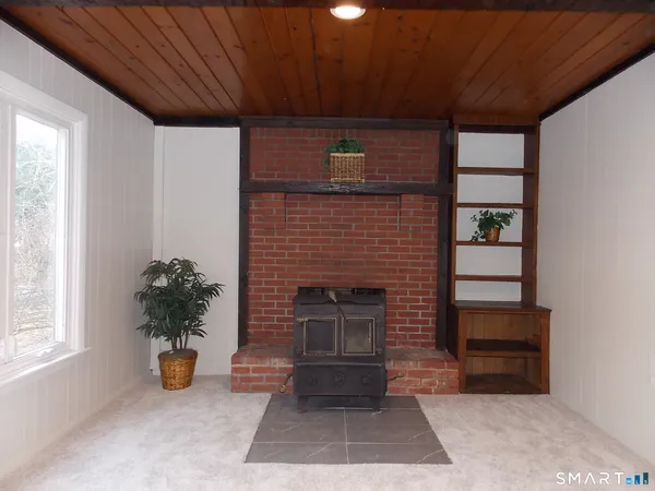 $359,000 | 218 Griffin Road, Suffield, CT 06093