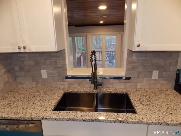 $359,000 | 218 Griffin Road, Suffield, CT 06093